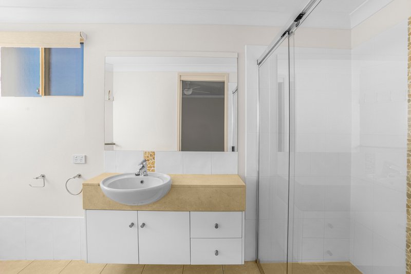 Photo - 2/273 Bradman Avenue, Maroochydore QLD 4558 - Image 11
