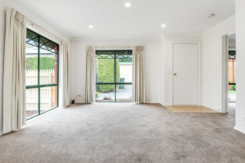 Photo - 2/276 Canterbury Road, Heathmont VIC 3135 - Image 2