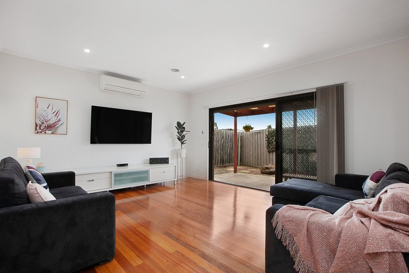 Photo - 2/28 Bartrop Street, Reservoir VIC 3073 - Image 5