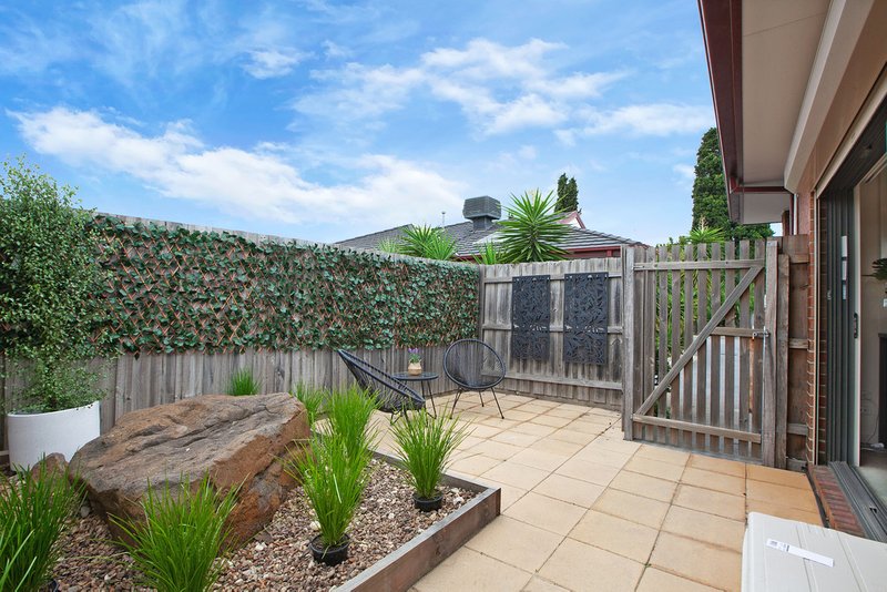 Photo - 2/28 Bartrop Street, Reservoir VIC 3073 - Image 8