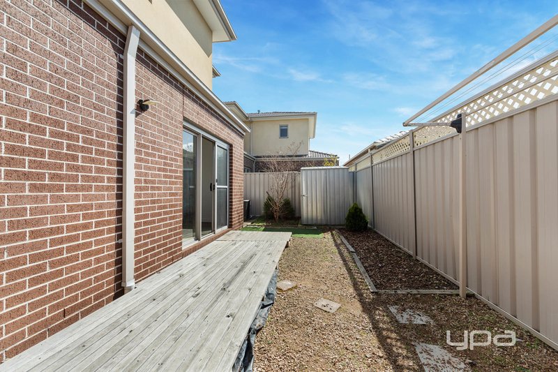 Photo - 2/28 Bent Street, St Albans VIC 3021 - Image 6