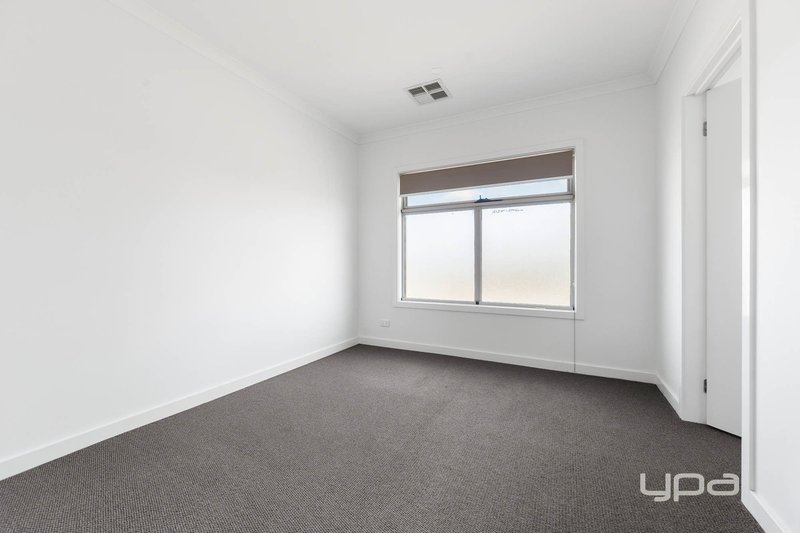 Photo - 2/28 Bent Street, St Albans VIC 3021 - Image 8