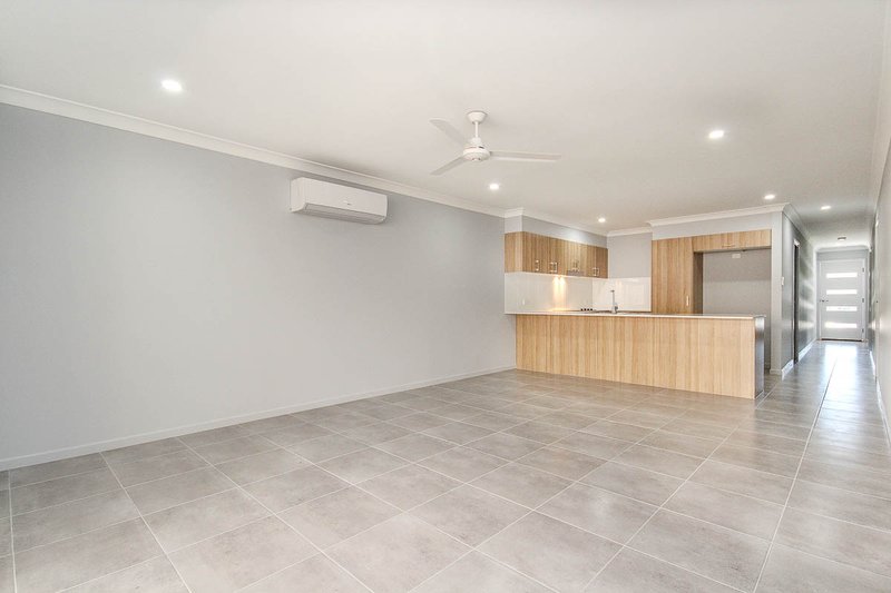 Photo - 2/28 Bonaparte Place, Palmwoods QLD 4555 - Image 2