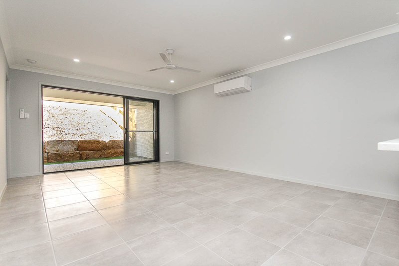 Photo - 2/28 Bonaparte Place, Palmwoods QLD 4555 - Image 5