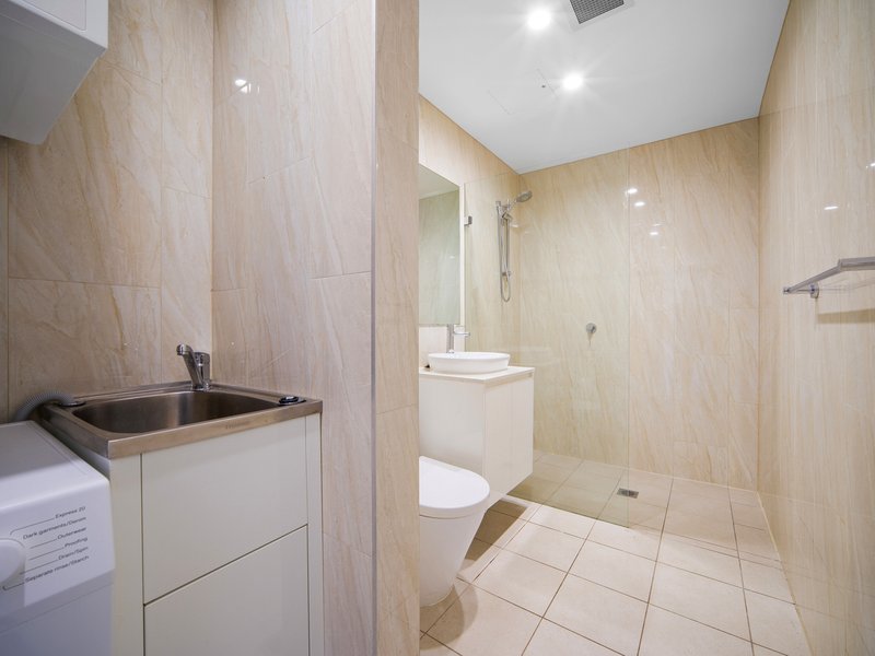 Photo - 2/28 Bondi Road, Bondi Junction NSW 2022 - Image 5
