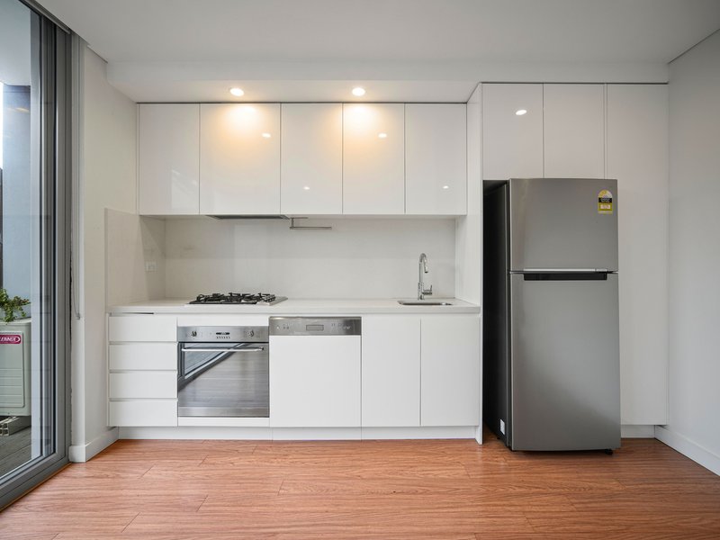 Photo - 2/28 Bondi Road, Bondi Junction NSW 2022 - Image 3