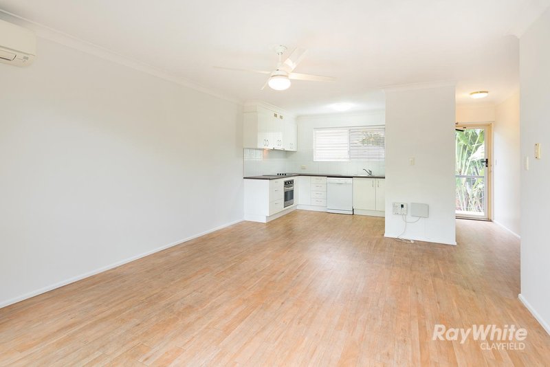 Photo - 2/28 Bourne Street, Clayfield QLD 4011 - Image 4