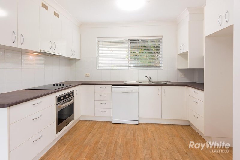 Photo - 2/28 Bourne Street, Clayfield QLD 4011 - Image 5