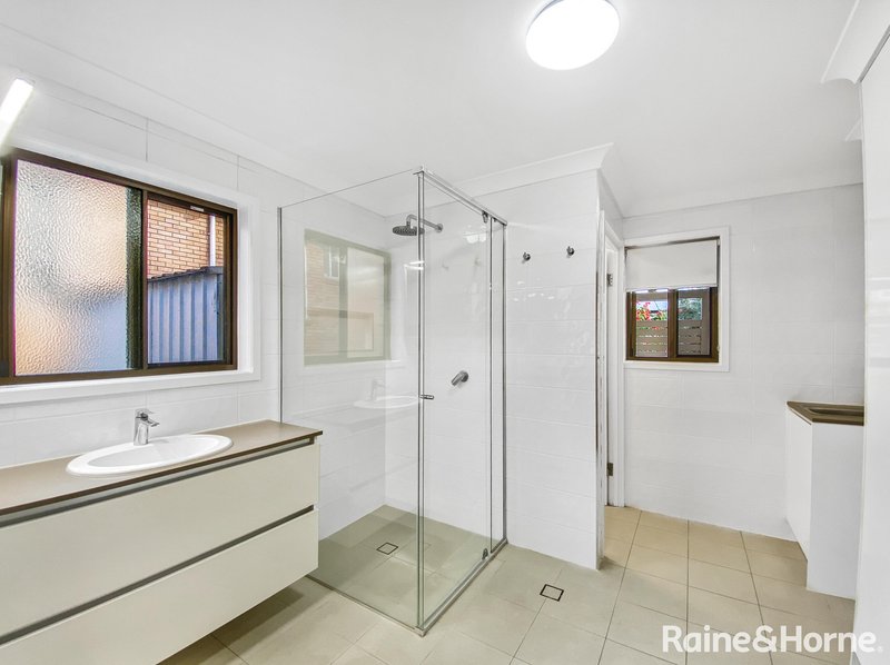 Photo - 2/28 Chapel Hill Road, Chapel Hill QLD 4069 - Image 5