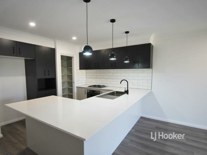 Photo - 22/8 Dunisla Street, Sanctuary Point NSW 2540 - Image 5