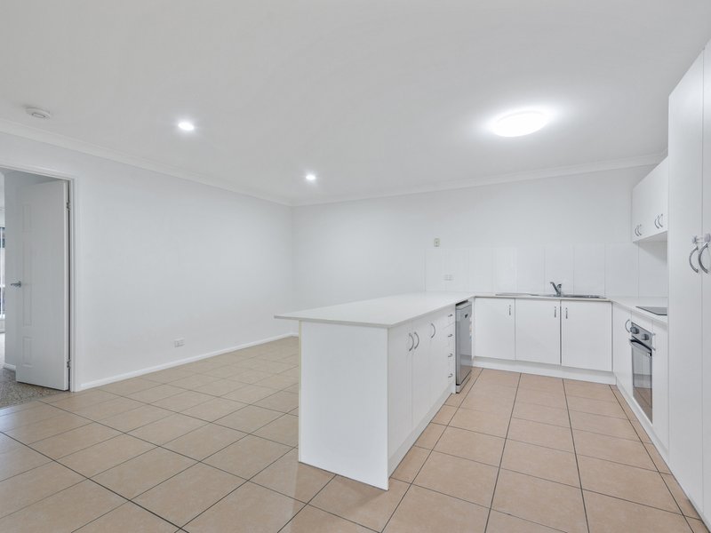 Photo - 2/28 Duranta Street, Ormeau QLD 4208 - Image 5