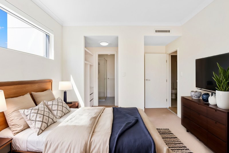 Photo - 2/28 Goodwood Parade, Burswood WA 6100 - Image 4