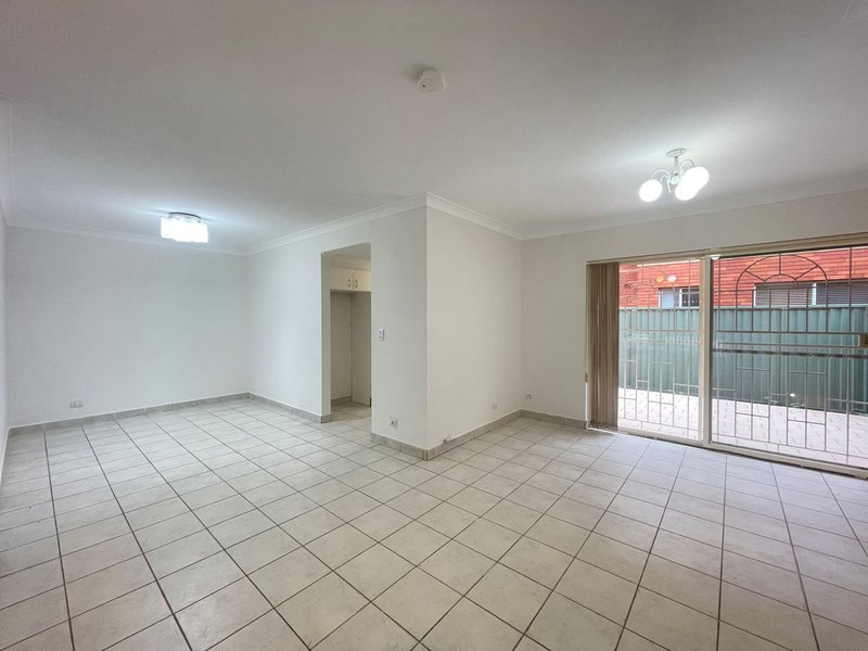 Photo - 2/28 Graham Road, Narwee NSW 2209 - Image 2