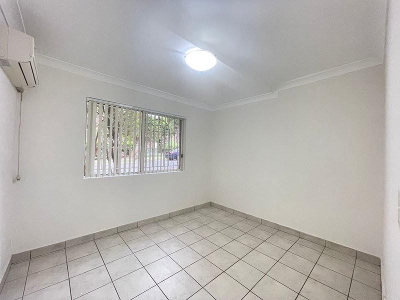 Photo - 2/28 Graham Road, Narwee NSW 2209 - Image 5