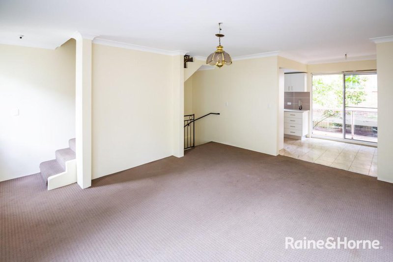 2/28 Hainsworth Street, Westmead NSW 2145