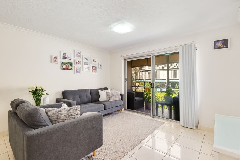 Photo - 2/28 Hamilton Road, Moorooka QLD 4105 - Image 3