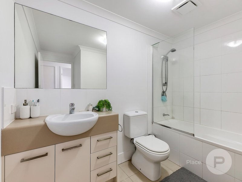 Photo - 2/28 Helles Street, Moorooka QLD 4105 - Image 10