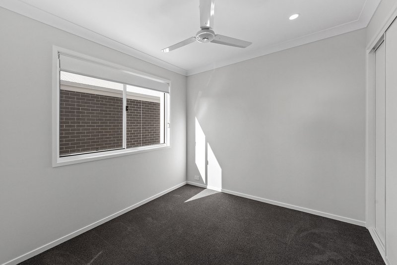 Photo - 2/28 Higgs Street, Deception Bay QLD 4508 - Image 4