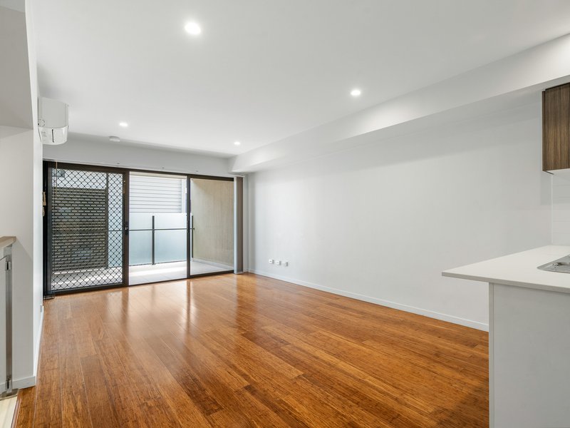 Photo - 2/28 Howsan Street, Mount Gravatt East QLD 4122 - Image 4