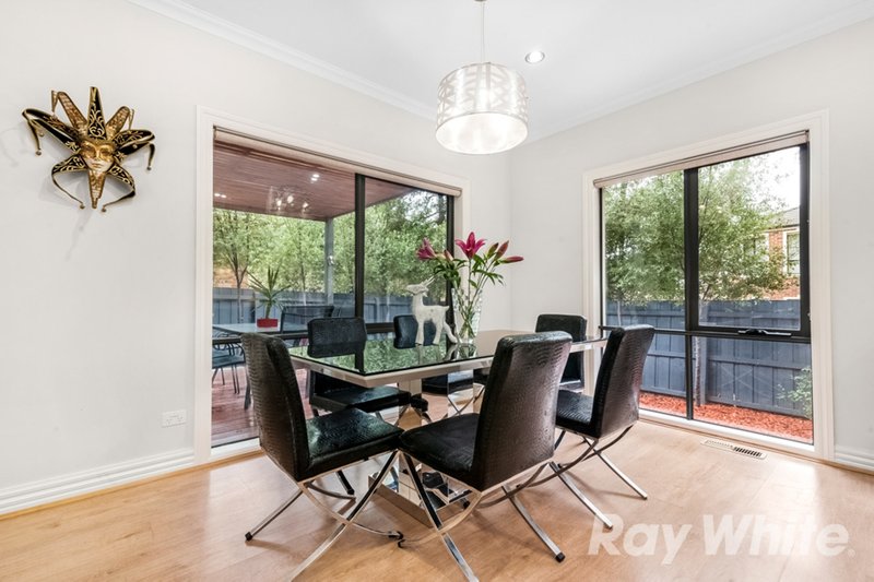 Photo - 2/28 Ivanhoe Street, Glen Waverley VIC 3150 - Image 3