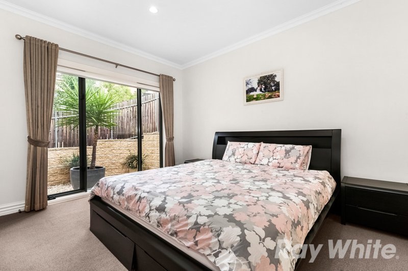 Photo - 2/28 Ivanhoe Street, Glen Waverley VIC 3150 - Image 5