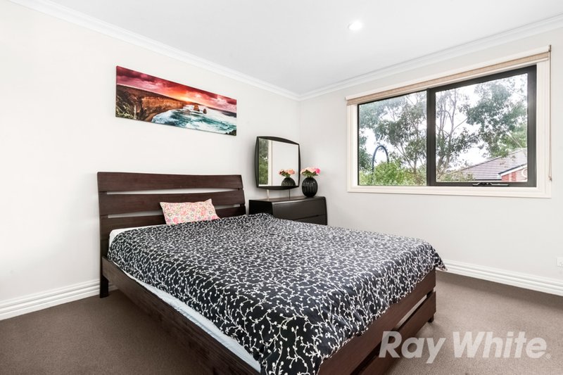 Photo - 2/28 Ivanhoe Street, Glen Waverley VIC 3150 - Image 6