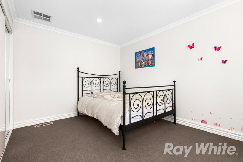 Photo - 2/28 Ivanhoe Street, Glen Waverley VIC 3150 - Image 7