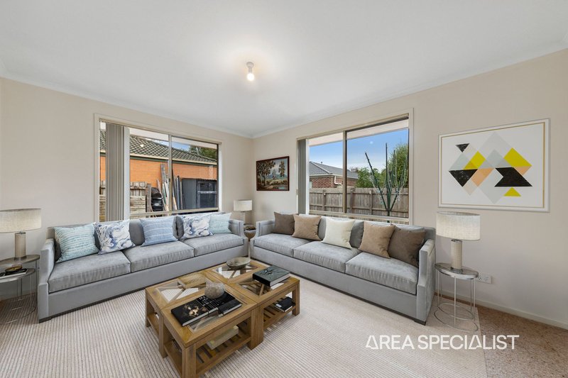 Photo - 2/28 Kennedy Road, Pakenham VIC 3810 - Image 5