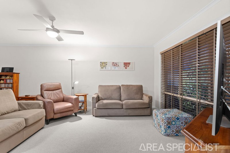 Photo - 2/28 Kirstina Road, Glen Waverley VIC 3150 - Image 7