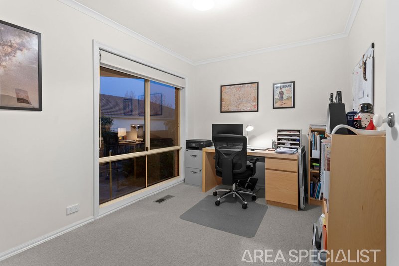 Photo - 2/28 Kirstina Road, Glen Waverley VIC 3150 - Image 10