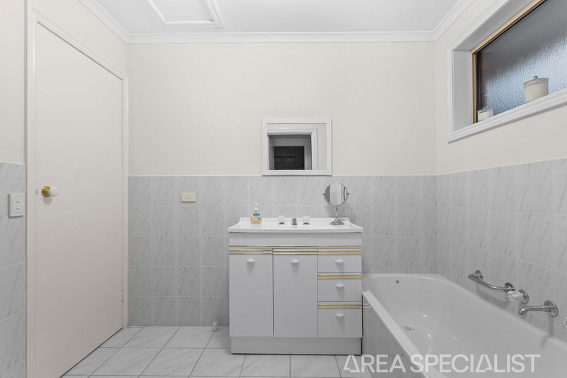 Photo - 2/28 Kirstina Road, Glen Waverley VIC 3150 - Image 12