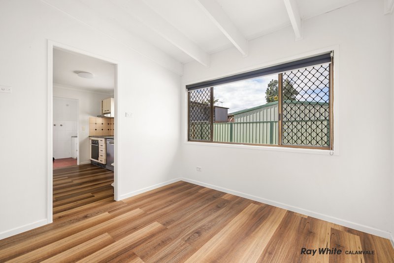 Photo - 228 Middle Road, Boronia Heights QLD 4124 - Image 9