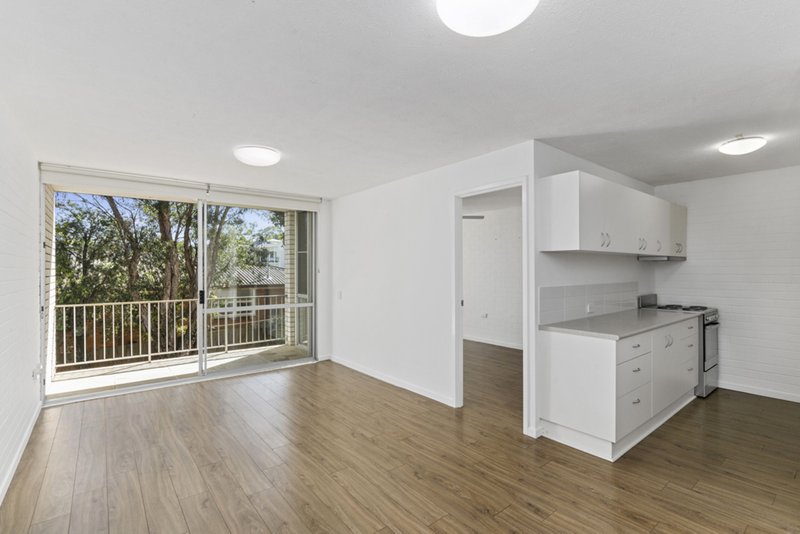 2/28 Miles Street, Coolangatta QLD 4225