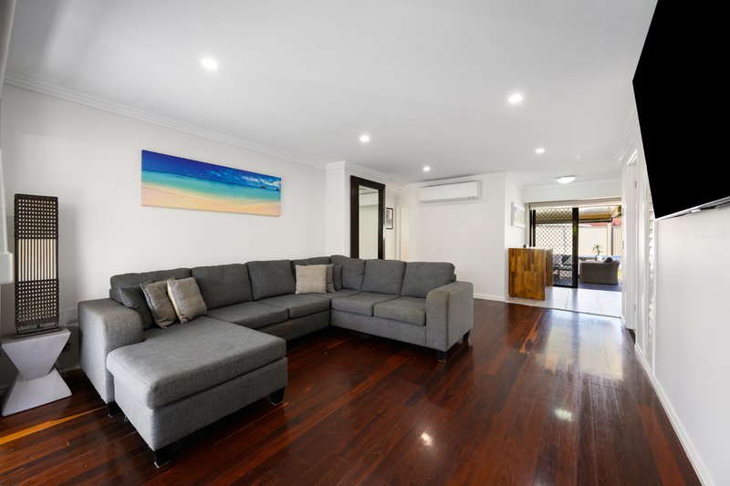 Photo - 2/28 Morinda Way, Labrador QLD 4215 - Image 4