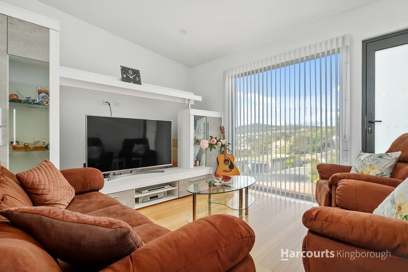 Photo - 2/28 Pearl Place, Blackmans Bay TAS 7052 - Image 6