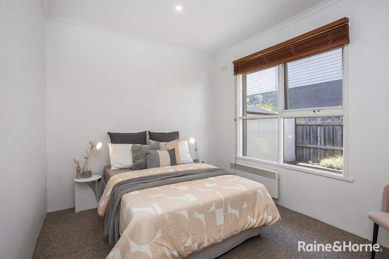 Photo - 2/28 Peel Street, Newport VIC 3015 - Image 9