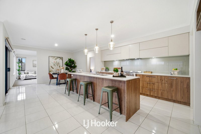 Photo - 228 St Germain Boulevard, Clyde North VIC 3978 - Image 10