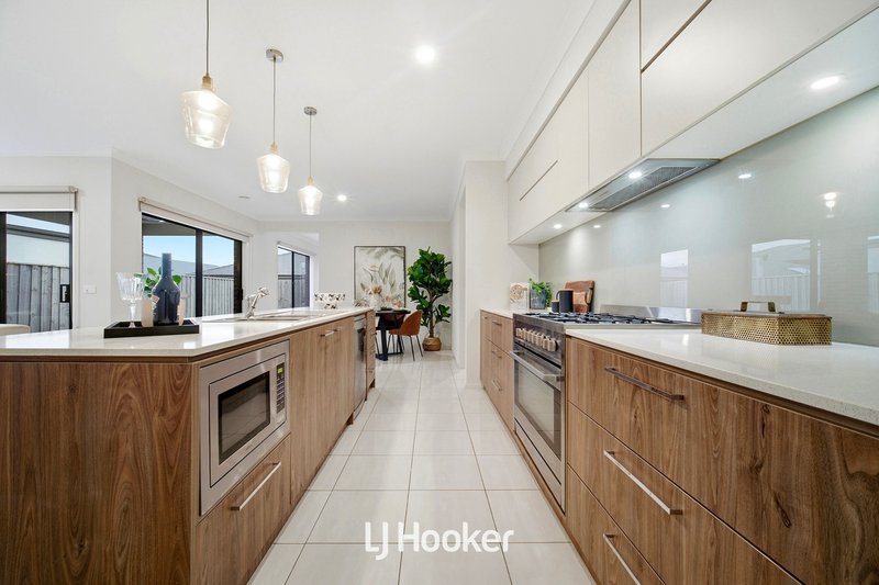 Photo - 228 St Germain Boulevard, Clyde North VIC 3978 - Image 12