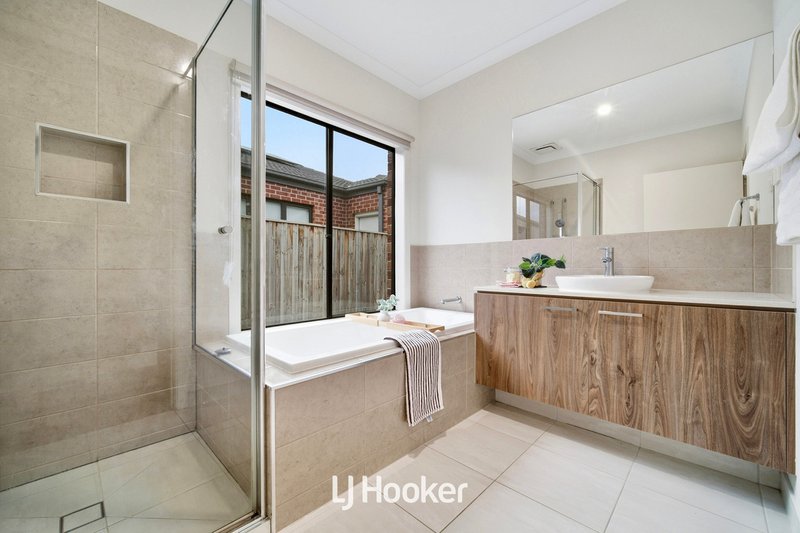 Photo - 228 St Germain Boulevard, Clyde North VIC 3978 - Image 15