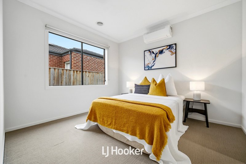 Photo - 228 St Germain Boulevard, Clyde North VIC 3978 - Image 18