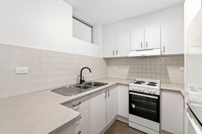 Photo - 2/280 Hedges Avenue, Mermaid Beach QLD 4218 - Image 1