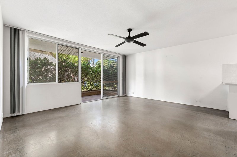 Photo - 2/280 Hedges Avenue, Mermaid Beach QLD 4218 - Image 5