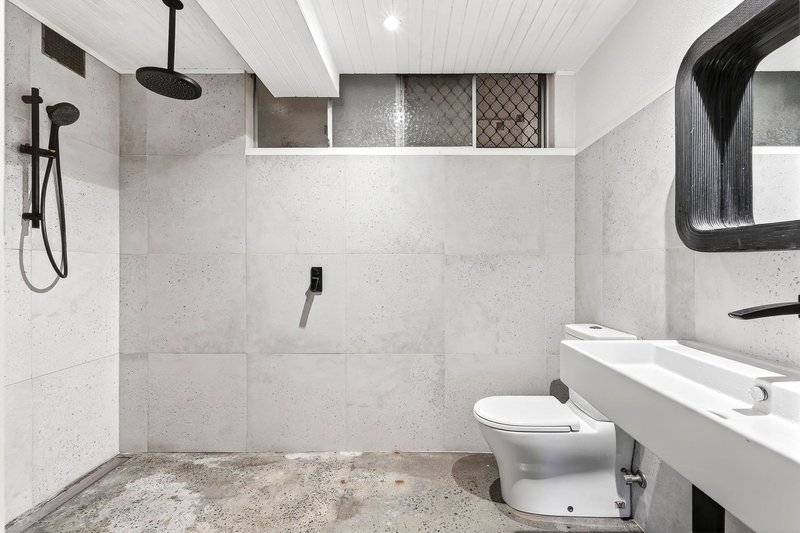 Photo - 2/280 Hedges Avenue, Mermaid Beach QLD 4218 - Image 7