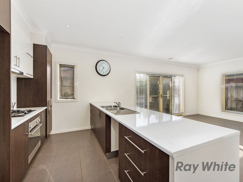 Photo - 2/282 Furlong Road, St Albans VIC 3021 - Image 2