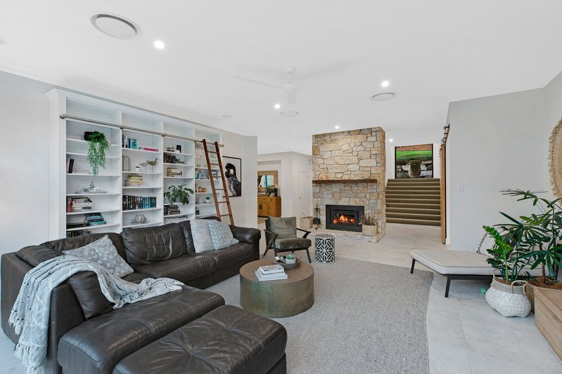 Photo - 2/283 Oak Road, Matcham NSW 2250 - Image 4