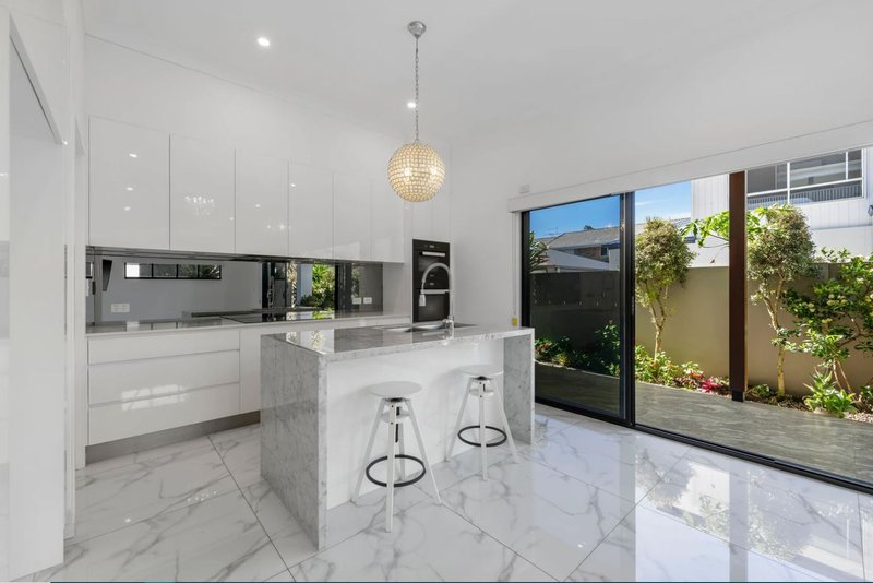 Photo - 2/285 Main Road, Wellington Point QLD 4160 - Image 8