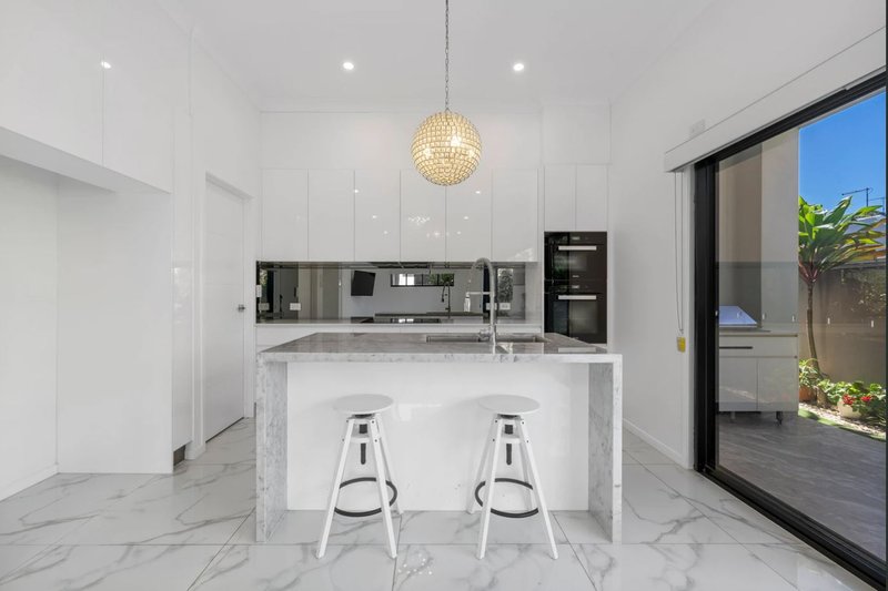 Photo - 2/285 Main Road, Wellington Point QLD 4160 - Image 9