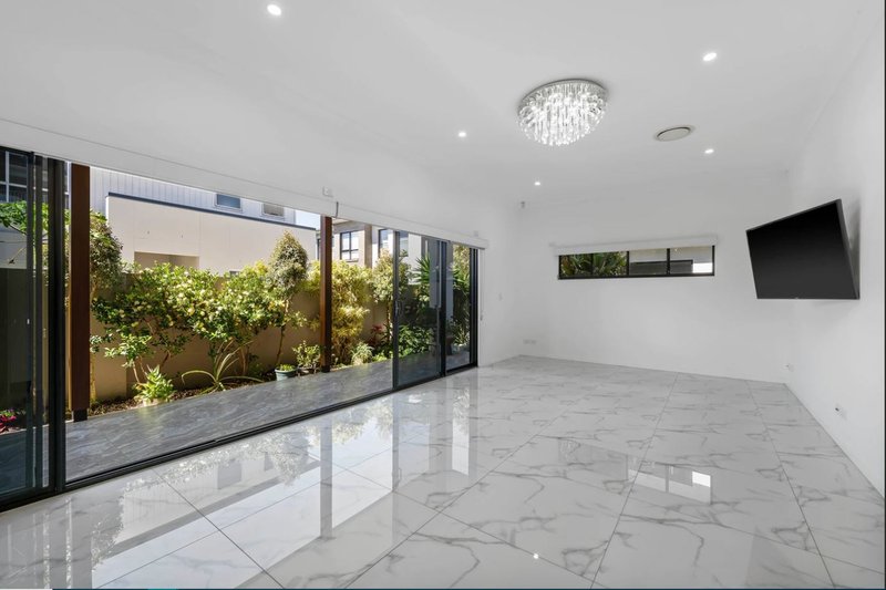Photo - 2/285 Main Road, Wellington Point QLD 4160 - Image 28