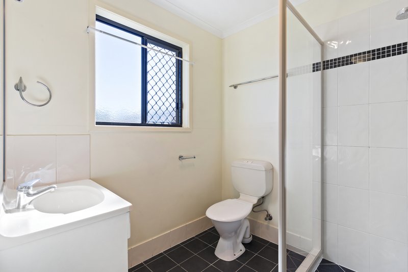 Photo - 2/288 Alderley Street, Centenary Heights QLD 4350 - Image 5