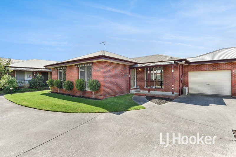 Photo - 2/28A Henry Street, Pakenham VIC 3810 - Image 2